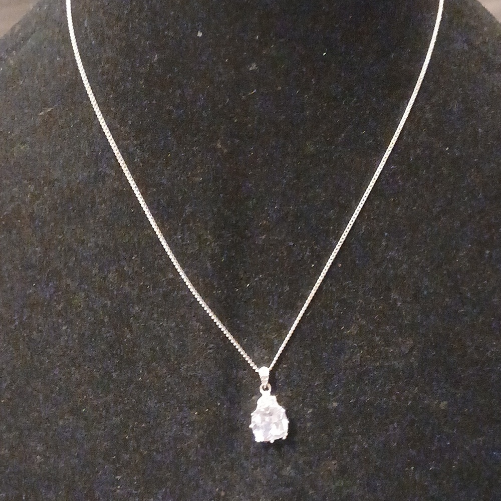 Elegant Silver Pendant Necklace